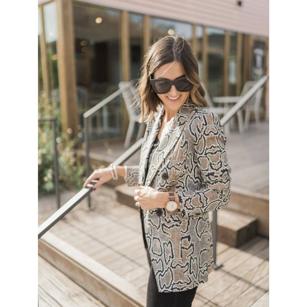Cabi Double Breasted Blazer Size 4 Python Snake Print Ponte‎ Knit Gray Stretch